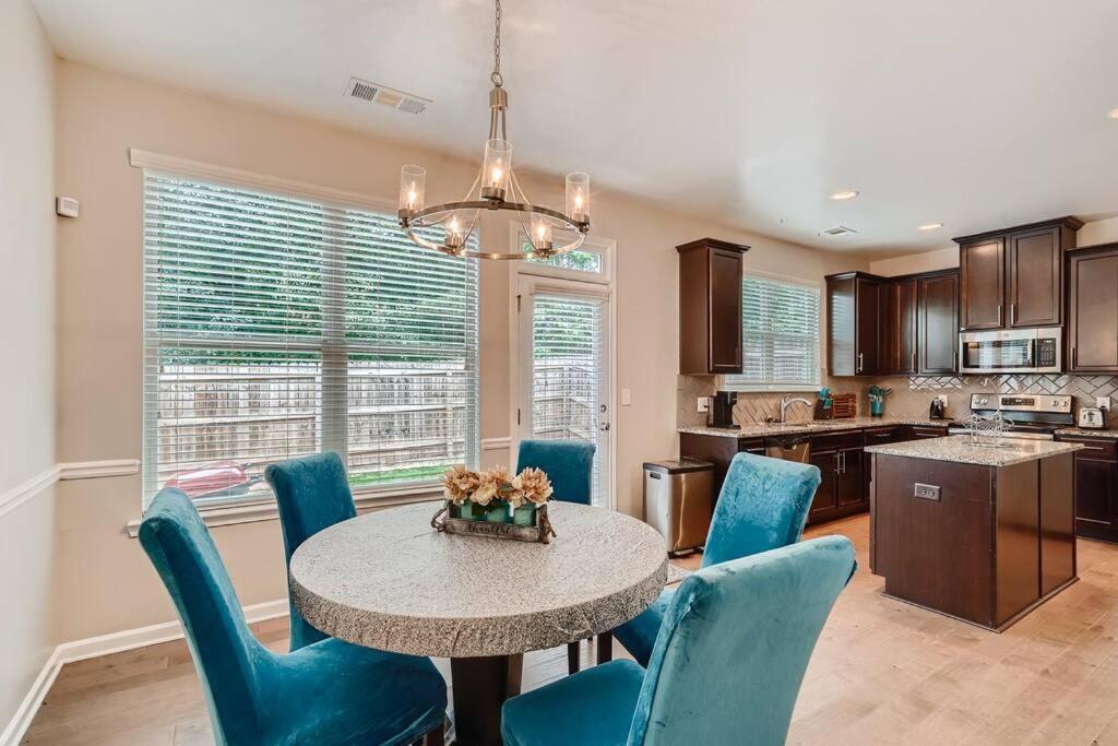 Vila Luxury Townhouse In Atlanta Suburb Collinsville Exteriér fotografie